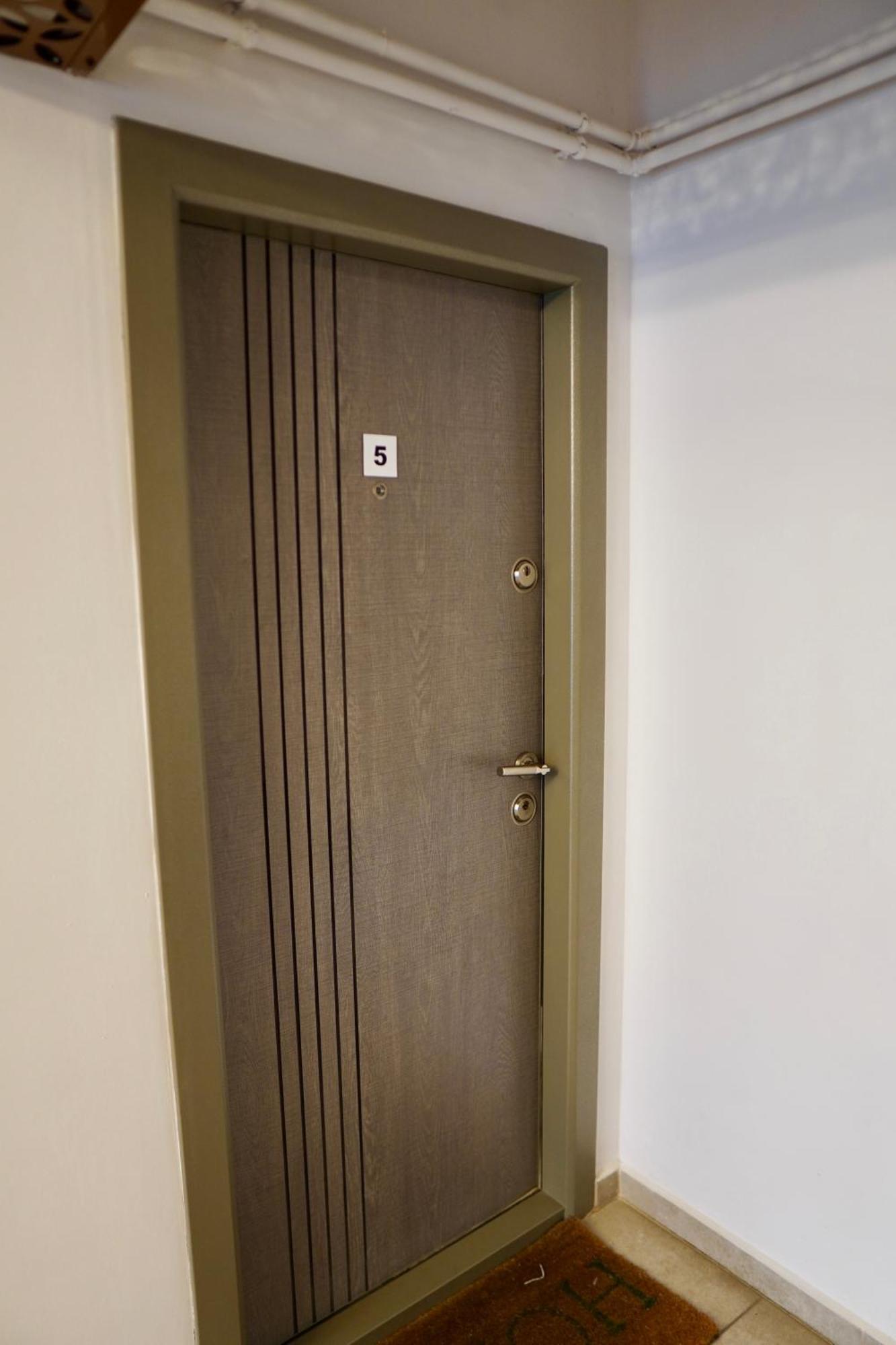 Coresi, 2 Camere, Sleeps 6 Large Private Garden Apartment Pets Welcome Brasov Exterior photo
